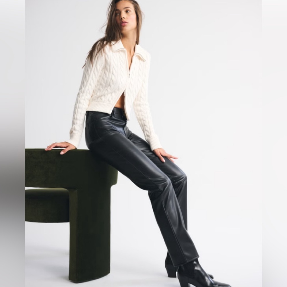 High Rise 90s Straight Vegan Leather Pant 27